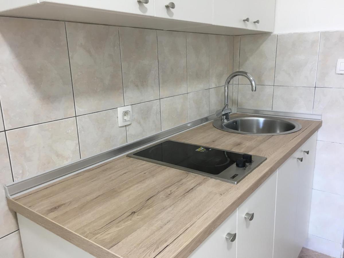 Emanuela 2 Apartment Novalja Ngoại thất bức ảnh