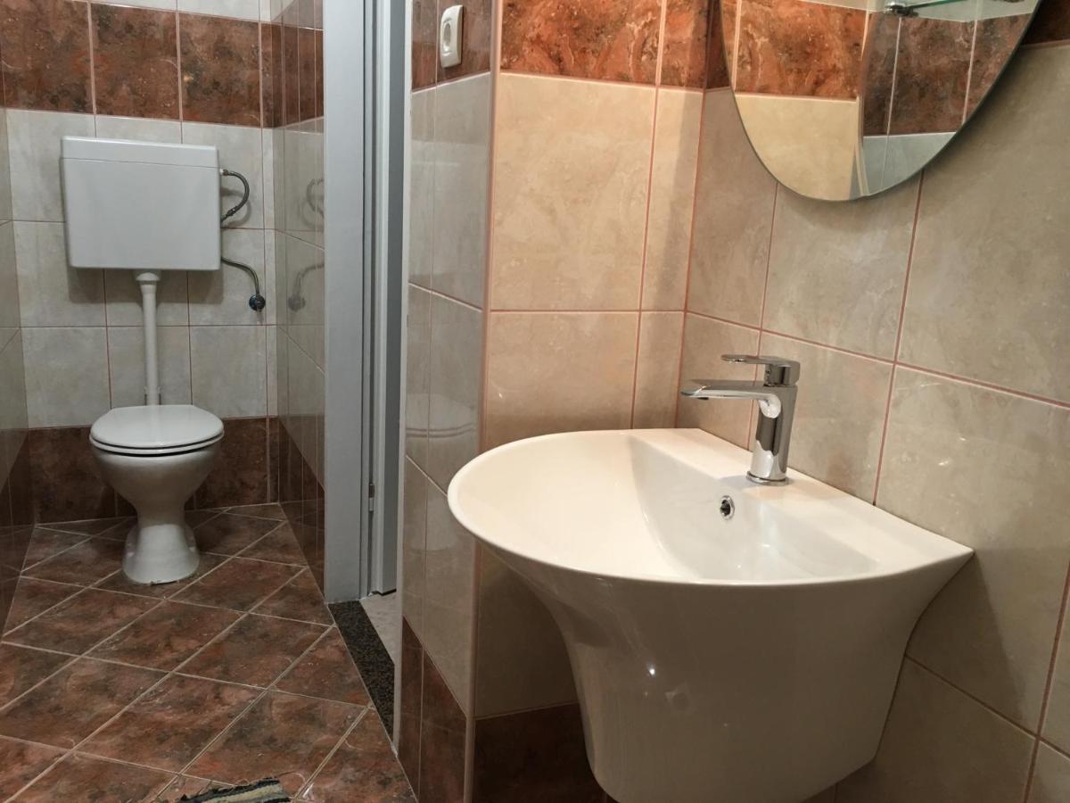 Emanuela 2 Apartment Novalja Ngoại thất bức ảnh