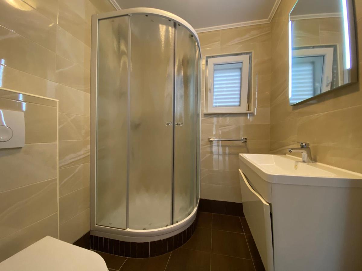 Emanuela 2 Apartment Novalja Ngoại thất bức ảnh