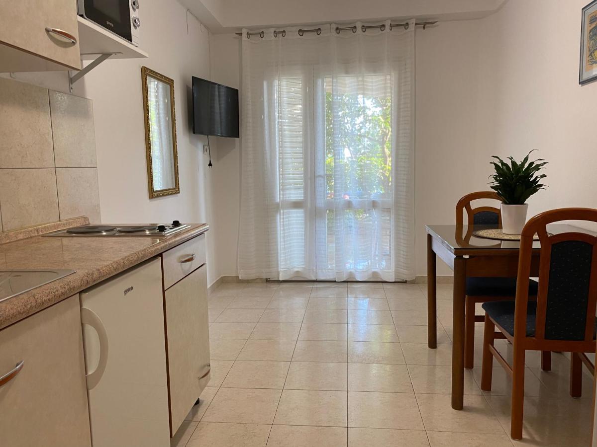 Emanuela 2 Apartment Novalja Ngoại thất bức ảnh