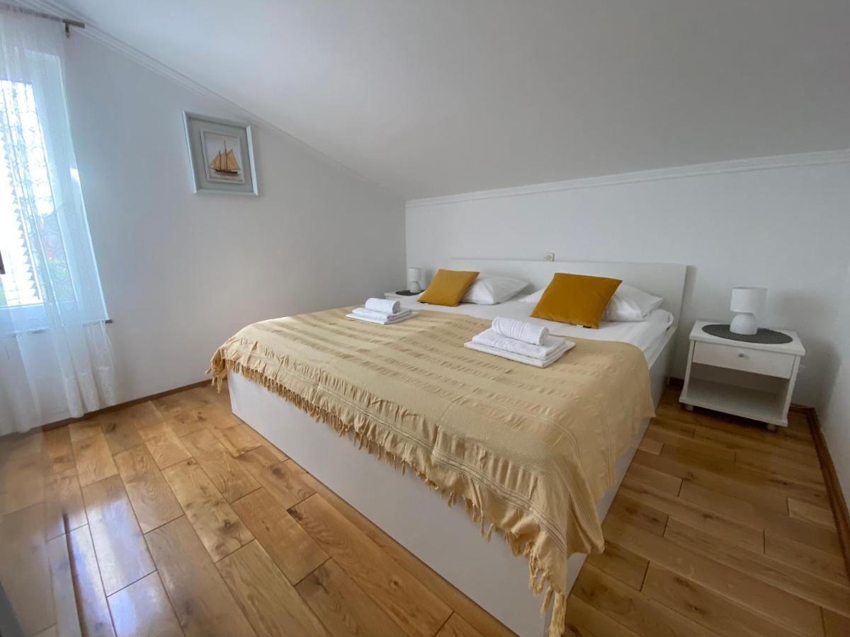 Emanuela 2 Apartment Novalja Ngoại thất bức ảnh