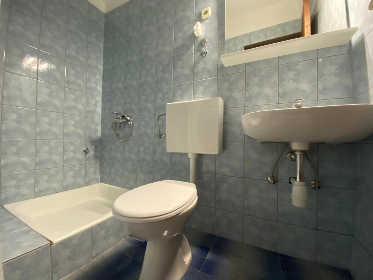 Emanuela 2 Apartment Novalja Ngoại thất bức ảnh