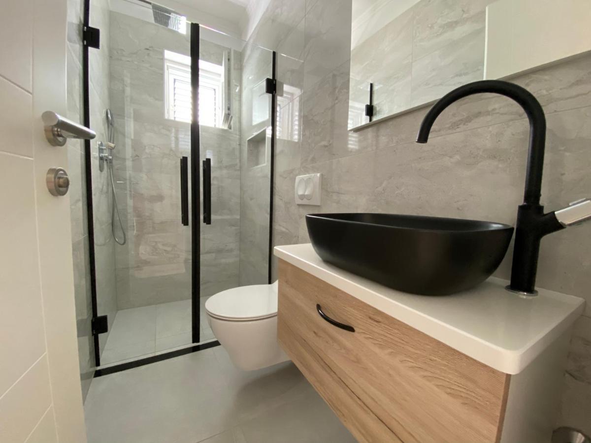 Emanuela 2 Apartment Novalja Ngoại thất bức ảnh