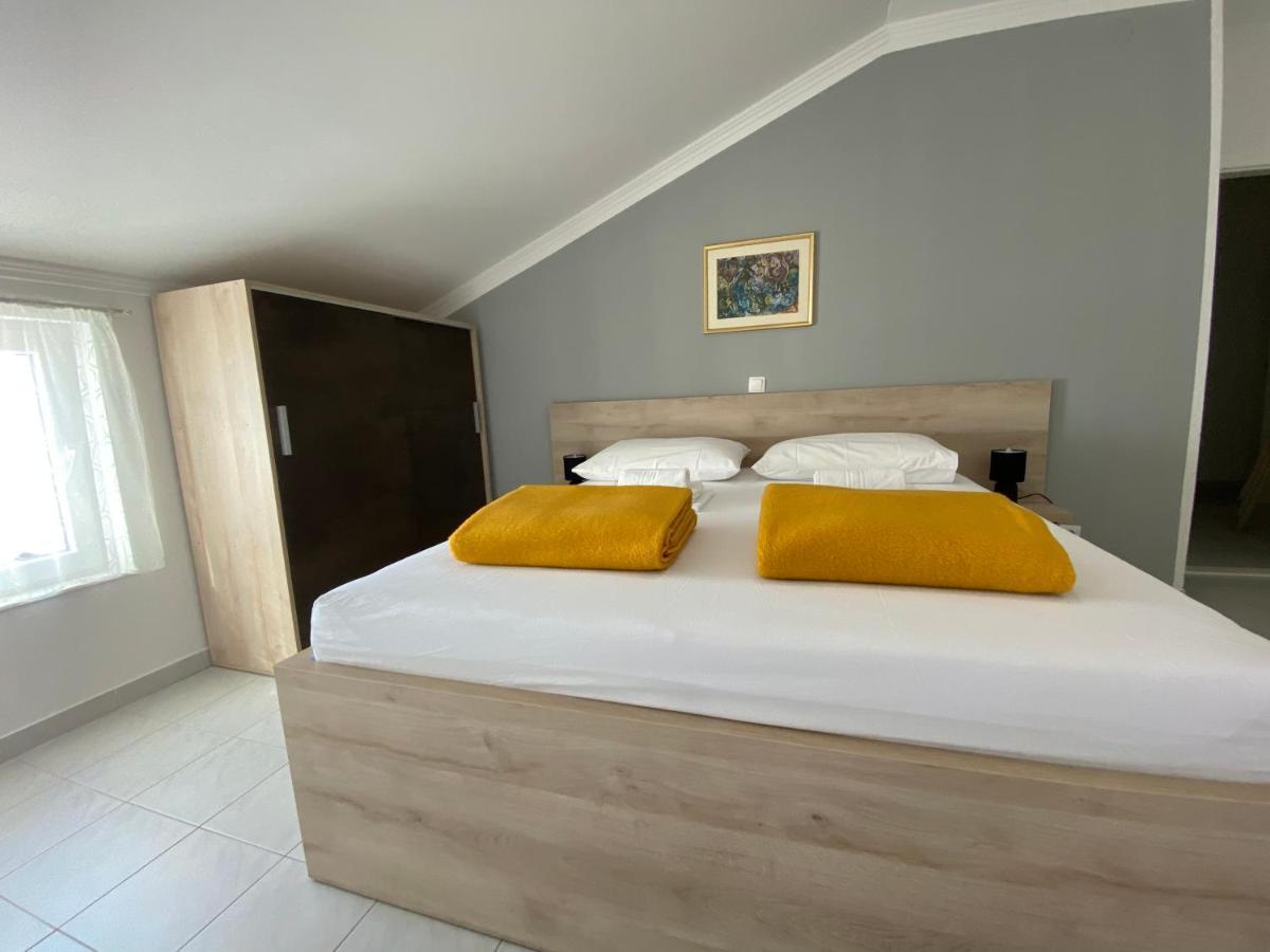 Emanuela 2 Apartment Novalja Ngoại thất bức ảnh