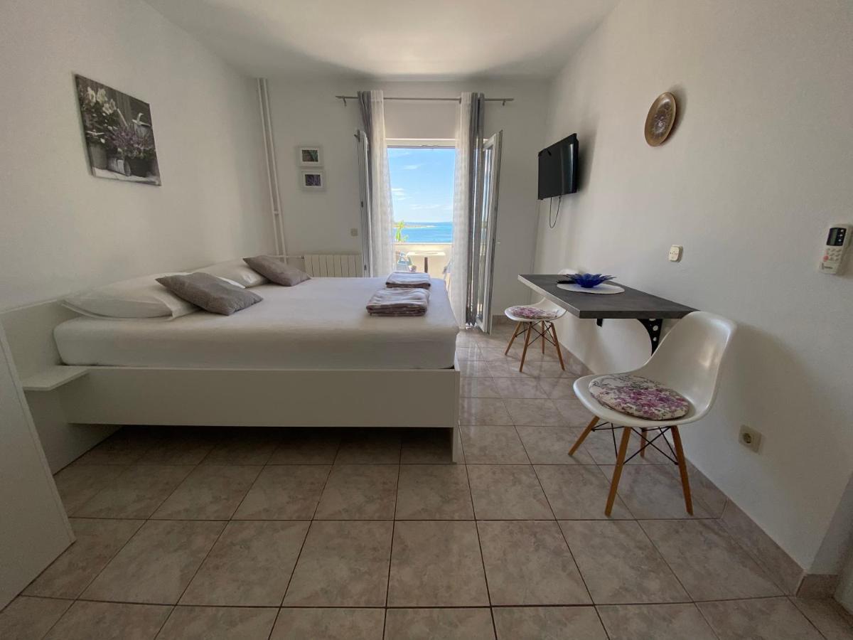 Emanuela 2 Apartment Novalja Ngoại thất bức ảnh