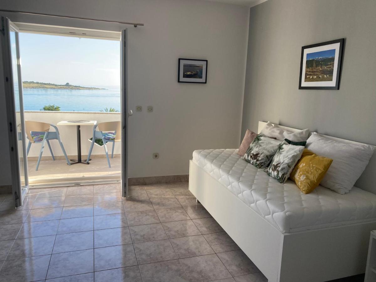 Emanuela 2 Apartment Novalja Ngoại thất bức ảnh
