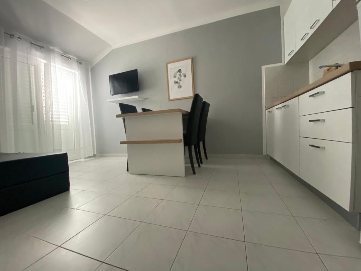 Emanuela 2 Apartment Novalja Ngoại thất bức ảnh