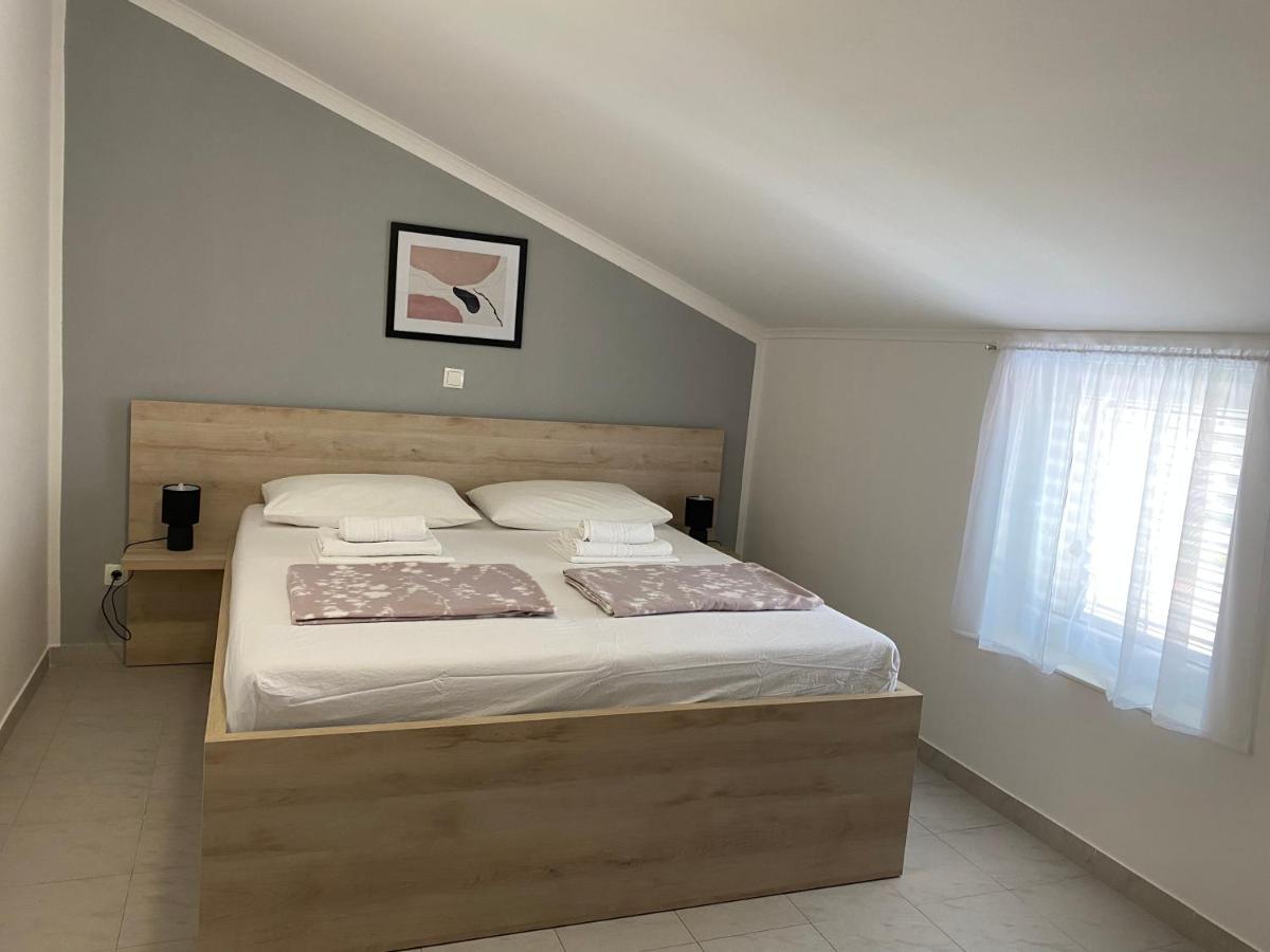 Emanuela 2 Apartment Novalja Ngoại thất bức ảnh