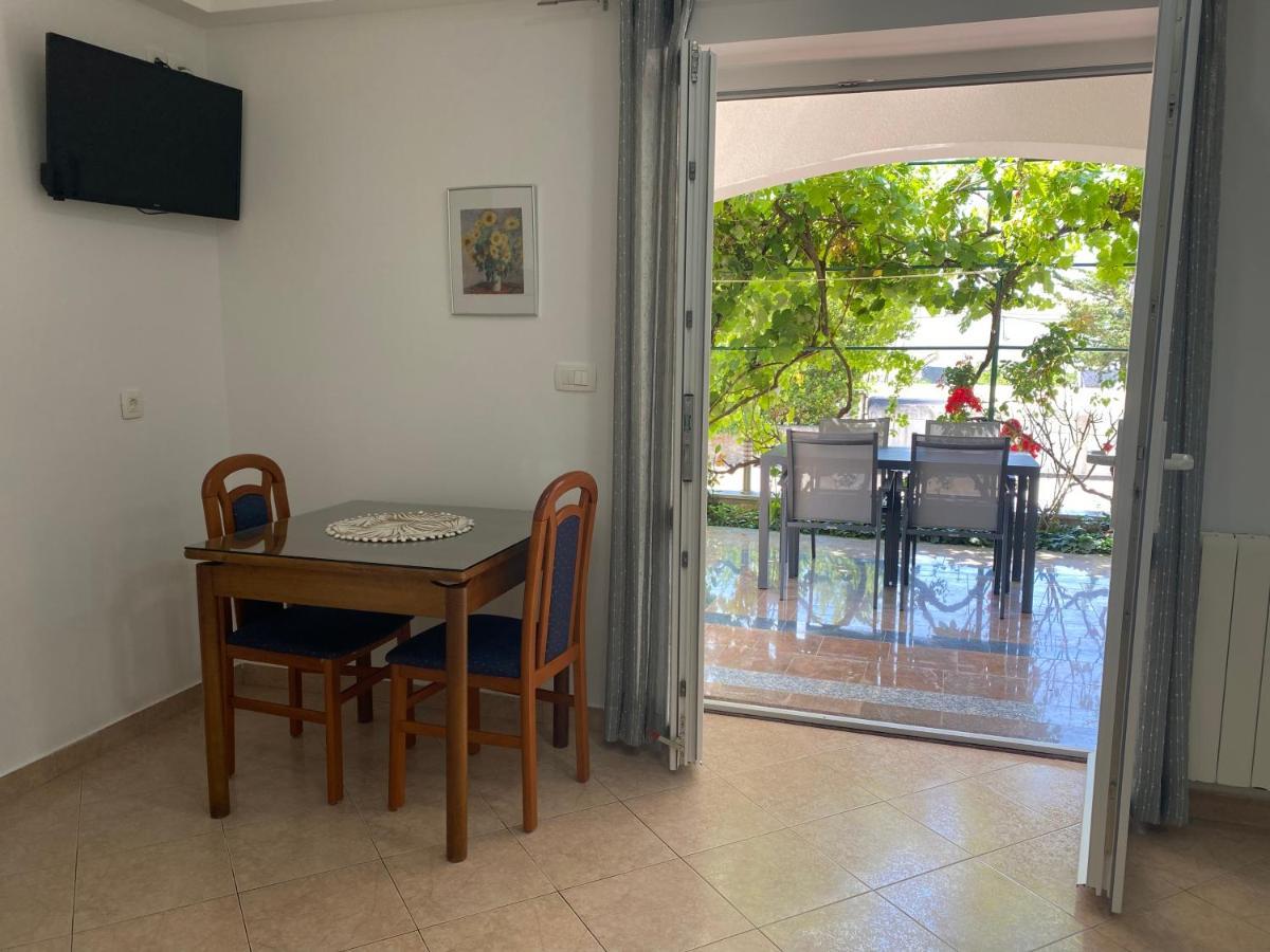 Emanuela 2 Apartment Novalja Ngoại thất bức ảnh