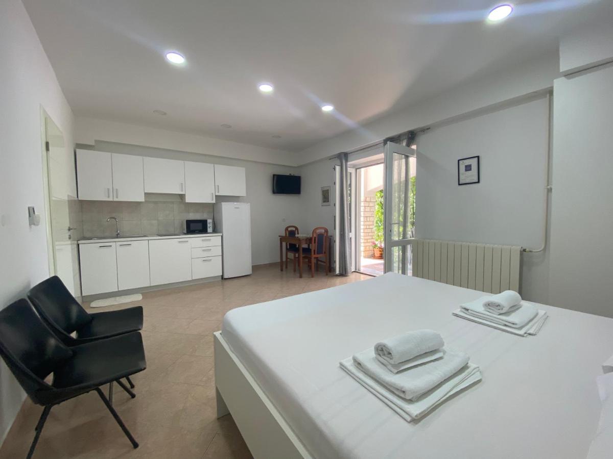 Emanuela 2 Apartment Novalja Ngoại thất bức ảnh