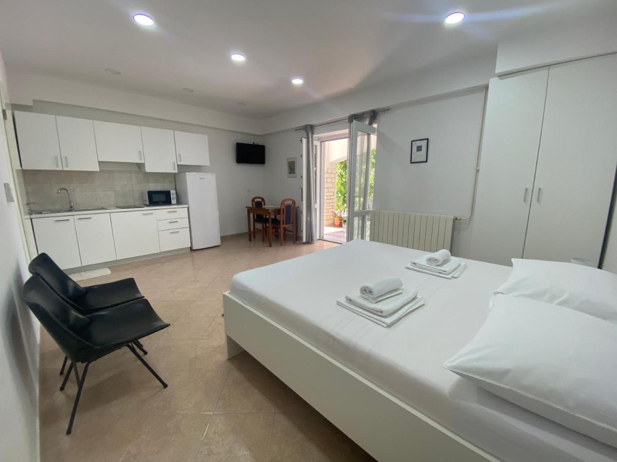 Emanuela 2 Apartment Novalja Ngoại thất bức ảnh